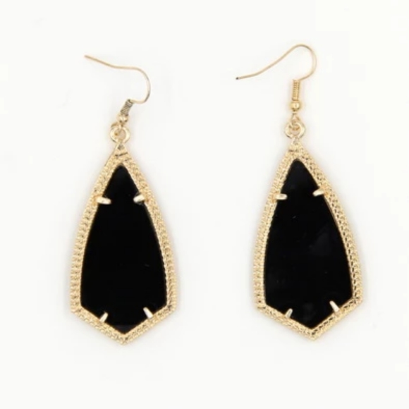 New Gorgeous 🥰 Dangle Earrings 😘 2 for $15 - Picture 6 of 9